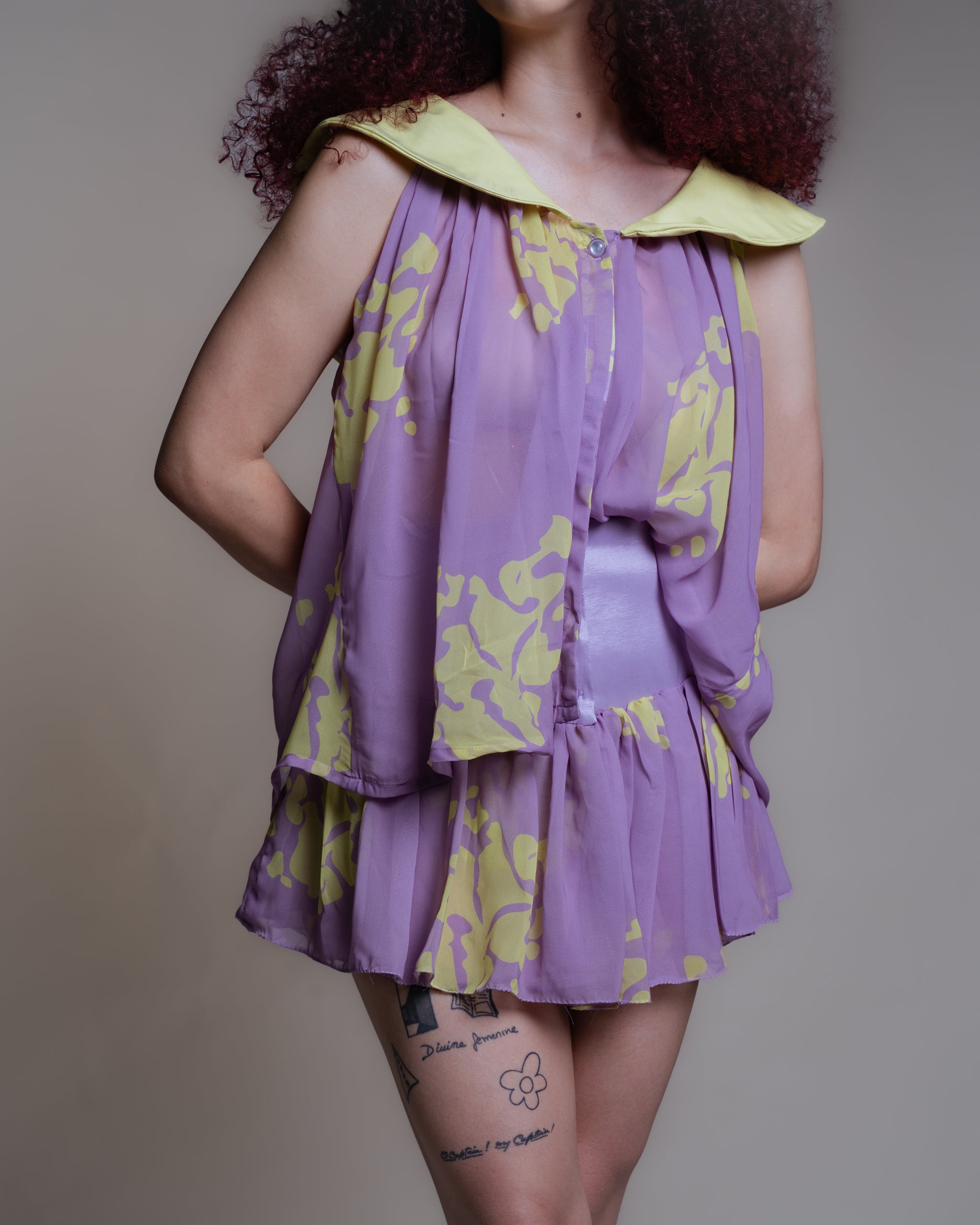Short con bolados en chiffon que crean movimiento, diseño estampado exclusivo Bloomers.
